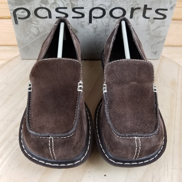 Suede Leather Loafer Brown Slip on Comfort Shoe Moc Toe NEW CL 'Passports' 6.5 M - Picture 3 of 10